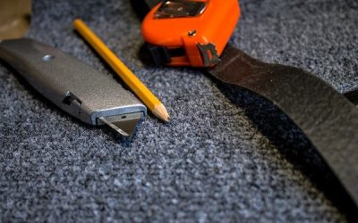 What types of damage can carpet repair services fix in Worcester?